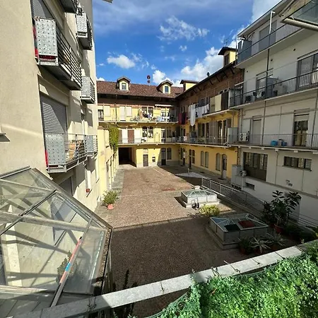 Per 4 Persone In Centro Alba Alba (Piedmont)
